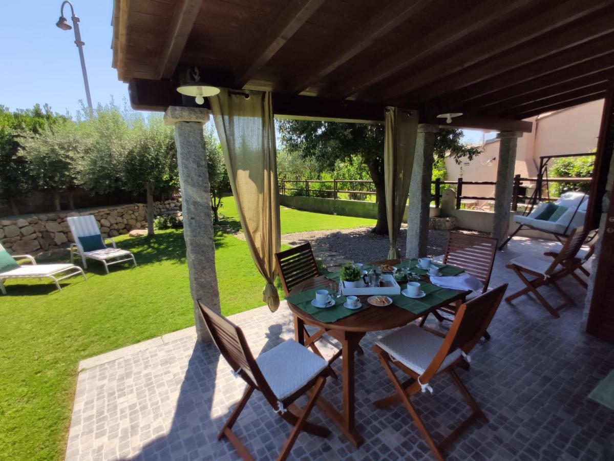 Villa Cruccuris Villasimius Exteriör bild